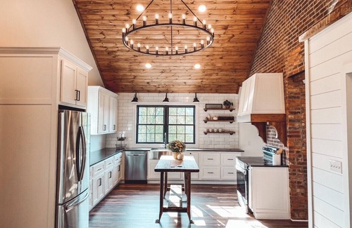 Sarver House | Renovated 4-bedroom Farmhouse