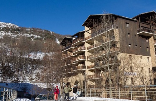 Briancon Apartment | Renovated and Comfortable Apartment · Ski-in/Ski-out · Free Wifi & Cabin