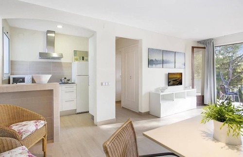Llafranc Apartment | Renovated apartment at 500 metres from the beach, ideal for families