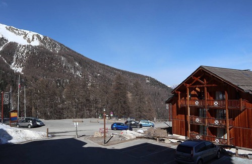 Les Orres Apartment | Renovated apt with pool, sauna, hammam and wifi at Les Orres 1800