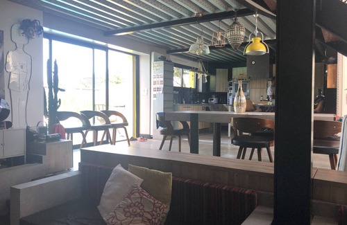 Parempuyre House | Renovated barn with pool