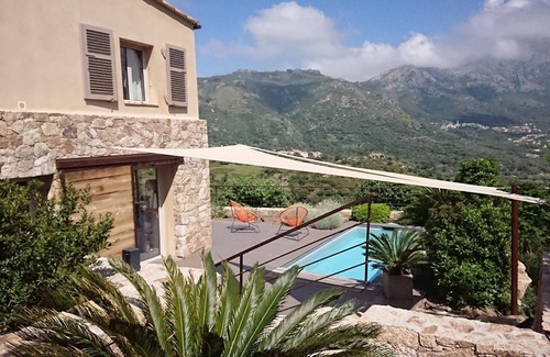 Lunghignano House | RENOVATED BERGERIE CLIMATISEE PANORAMIC VIEW POOL HEATED BEACHES A 12MN