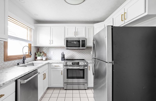 Brownsburg House | Renovated Brownsburg Retreat - 30mins from Indy