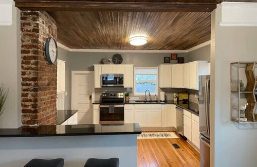 Mooresville House | Renovated Bungalow in Downtown Mooresville, NC