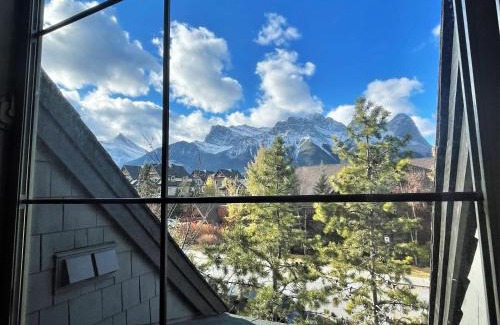 Canmore Ski Chalet | Renovated Chalet at Mystic Springs, Mountain Views, Pets Welcome!