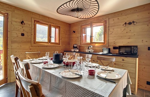 Les Allues Ski Chalet | Renovated chalet with jacuzzi, fireplace and terrace in Méribel