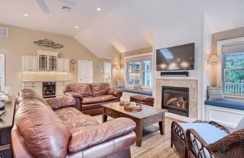 West Yarmouth House | Renovated, charming 4-bedroom house with AC and WiFi in serene West Yarmouth
