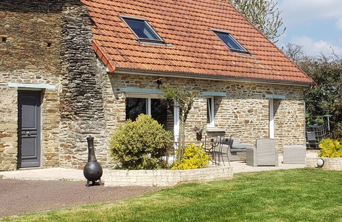 Saint-Lo House | Renovated country property 2kms from town with swimming pool