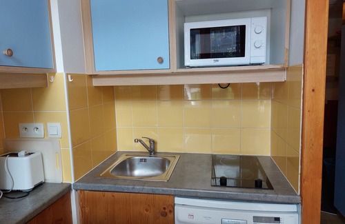 Arc-1800 Apartment | Renovated Duplex for 5 Near Slopes and Shops in Charmettoger