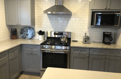 Surf City House | Renovated duplex! Beach block, North End Surf City, lower unit