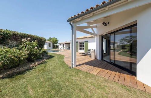 Sainte-Marie-de-Re House | Renovated family house with heated pool in a quiet area