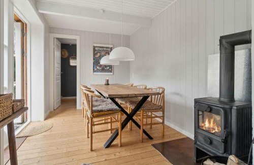 Listed House | Renovated Family Home In Listed - Close To Sea