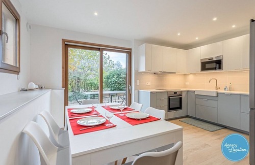 Menthon-Saint-Bernard Ski Chalet | Renovated Chalet in the Heart of Menthon