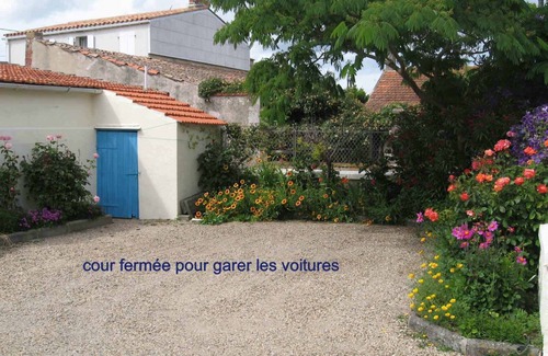 La Cotiniere House | Renovated fisherman's house port de la Cotiniére ile d'Oléron 190 m from beach