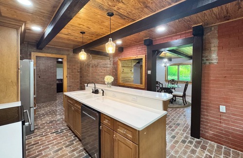 Ono Island House | Renovated getaway w/bonus room, yard games, grill, boat parking & near Pirate’s