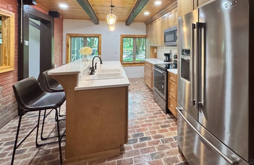 Ono Island House | Renovated getaway w/bonus room, yard games, grill, boat parking & near Pirate’s