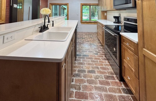 Ono Island House | Renovated getaway w/bonus room, yard games, grill, boat parking & near Pirate’s