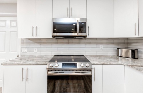 Tarpon Springs House | Renovated! Heated Pool, Game Room, Close to Beach!