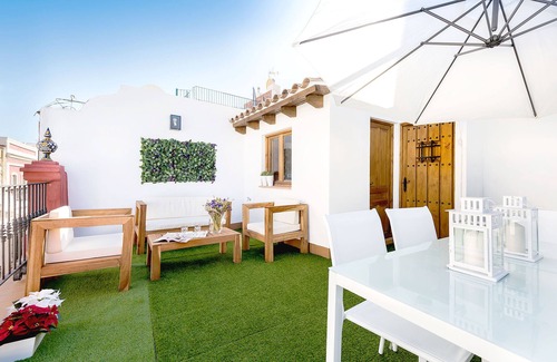 El Arenal Apartment | Renovated Historic House with Rooftop Terrace. Galera T.