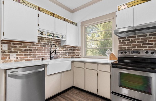Manti House | Renovated Historic Manti Home - 11 beds