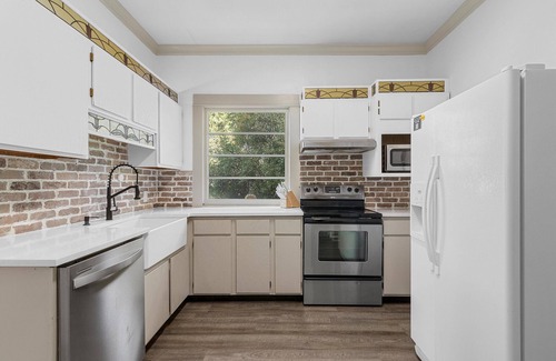 Manti House | Renovated Historic Manti Home - 11 beds