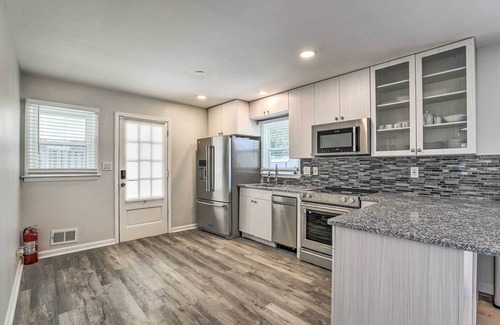 Atlanta House | Renovated Home: Yard, 11 Mi to Dtwn Atlanta!