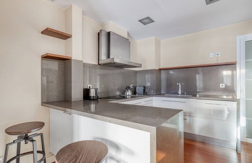 Les Corts Apartment | Renovated Les Corts 2BR w/Balcony, by Blueground