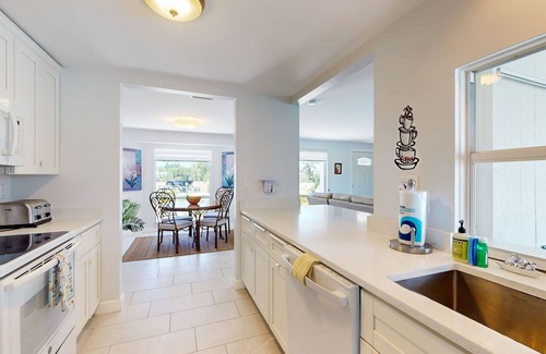 Charlotte Park House | Renovated Luxe Waterfront Getaway | Heated Pool, Screened Lanai & Boat Dock