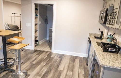Millville House | Renovated Mountain Basement Studio Near Wineries Breweries w/Laundry & Fire Pit