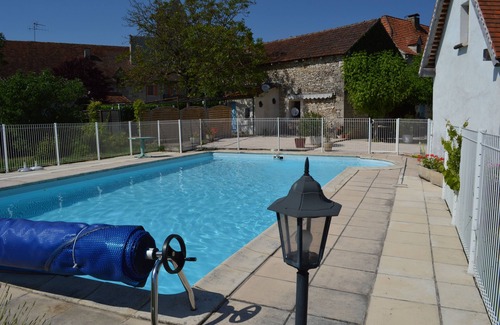 Assier House | Renovated old house 140m2 with park and private swimming pool