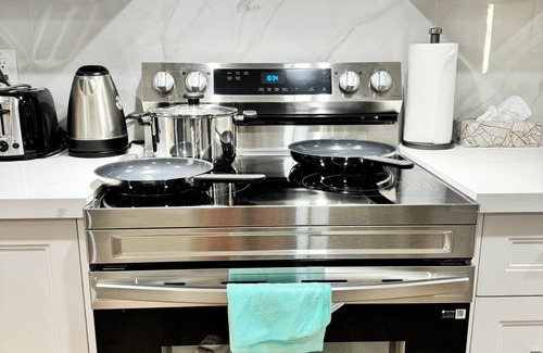Curran Hall Apartment | Renovated - Private Entrance & Kitchen - 1 Bedroom