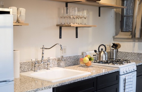 Downtown Santa Fe House | Renovated quiet adobe casita. 2 queen bed, 2 bath, only 10 min walk to Plaza!