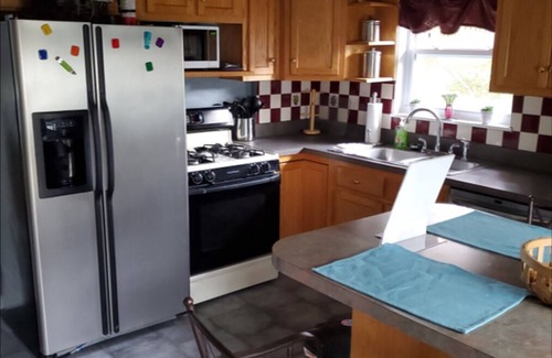 Sellersburg House | Renovated & quiet bungalow within minutes of downtown Louisville