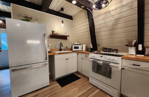 Barnstead House | Renovated Retreat- Near Halfmoon Lake & Trails