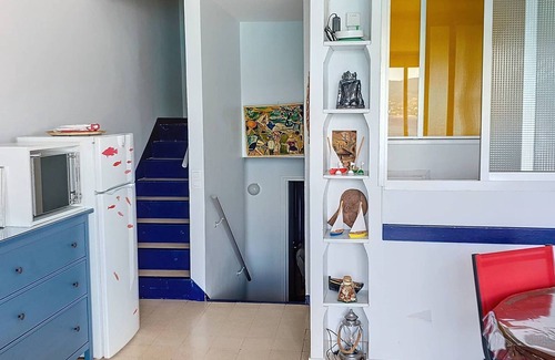 La Faviere Apartment | Renovated T2 duplex 20m from beach with sea view, parking and WIFI