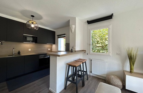 Behobie Apartment | Renovated T2 with terrace, 300m from Socoa beach