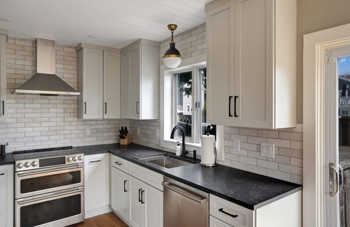 Provincetown House | Renovated Townhome in the Heart of the West End - Sleeps 4
