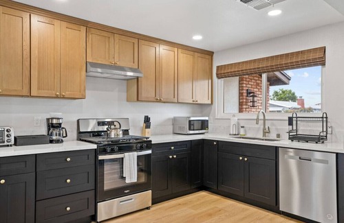 Clairemont Mesa House | Renovated Urban Oasis the Heart of San Diego