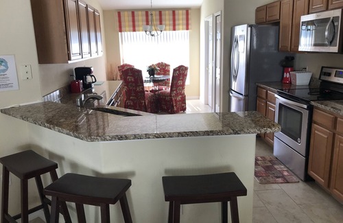 Eagle Pointe South House | Renovated Waterfront 4Bd/2Bth Home w/Pool&Spa 20Min to Disney/Shops/Universal