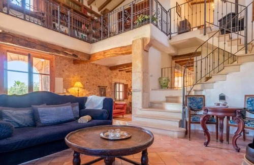 Es Palmer Villa | renovated with a lot of taste and nostalgia