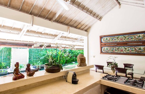 Batubelig Villa | Rent a Luxury Villa in Bali Close to the Beach, Bali Villa 2077