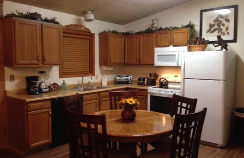 Cloudcroft Cabin | Rent for Labor Day! Magnificent View! By golf course! Rates are very affordable!