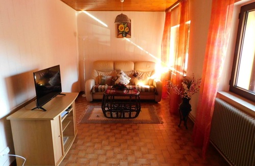 Ostheim Apartment | Rent gite in Ostheim, furnished on the 1st floor of an independent annex classified *