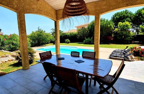 La Palme Villa | rent house with swimming pool near the sea