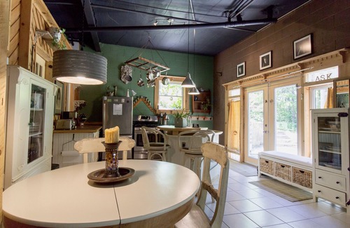 Bancroft Apartment | Rent-n-relax Oasis