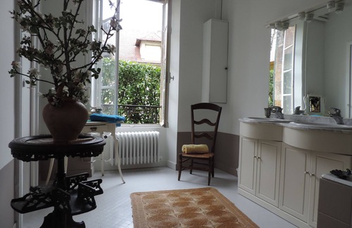 Villeneuve d'Aveyron House | Rent old family house Villeneuve d'Aveyron