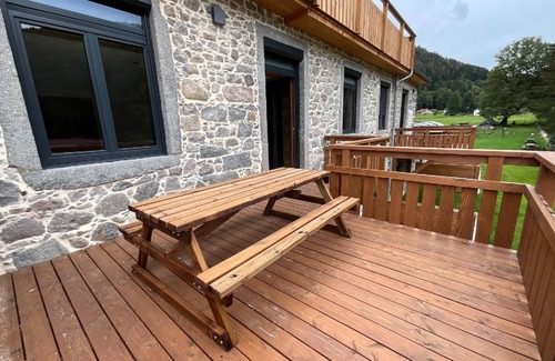 Rochesson House | Rental of 12 gîtes and 1 chalet that can accommodate 2 to 10 people.