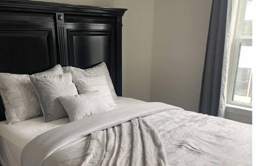 Dundalk House | Rental Property Dundalk Main House