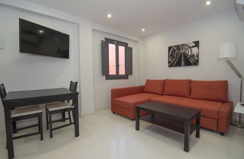 El Cabanyal Apartment | Rental unit in Valencia · ★4.86 · 3 bedrooms · 5 beds · 1 bath