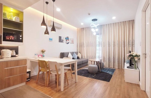 Tan Binh Apartment | Republic Plaza Poolview - Chic Stay Near Airport